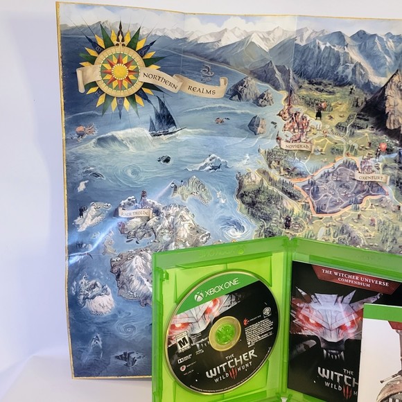 The Witcher Wild Hunt Microsoft XBOX One Game (2015). Map & Stickers Preowned. - Picture 4 of 7